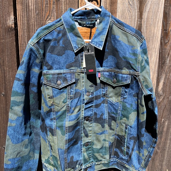 Levi’s Jacket - Picture 2 of 6